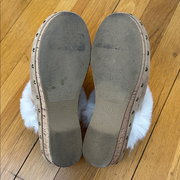 Corky’s Clogs - Picture 2 of 2